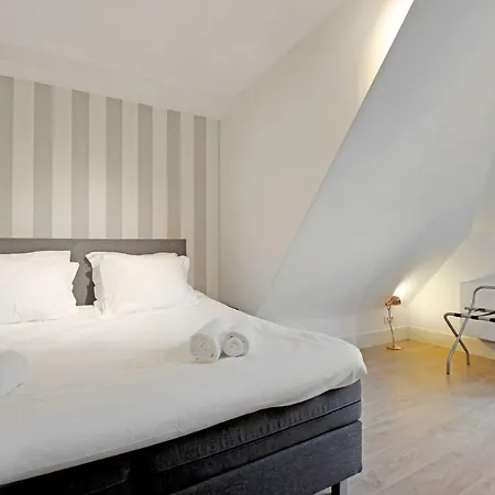 Apartment 2 Bedroom Loft Near Rijksmuseum